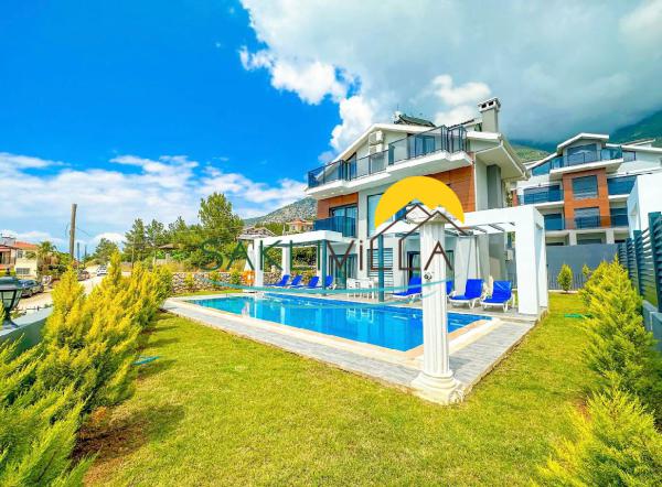 Villa Lazuli Ölüdeniz'de Geniş Bahçeli Kiralık Tatil Villası